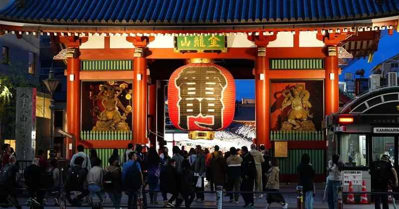 Nachtspaziergang in Asakusa mit Skytree-Tickets
